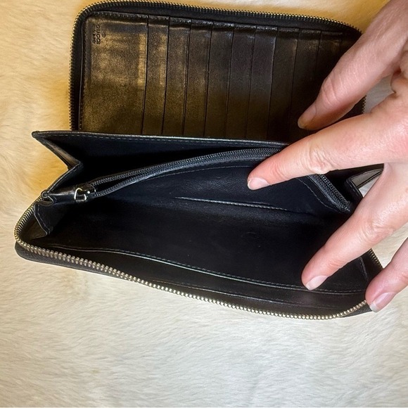Authentic Gucci Black Guccissima Leather Zip Around Wallet black leather - Picture 7 of 7